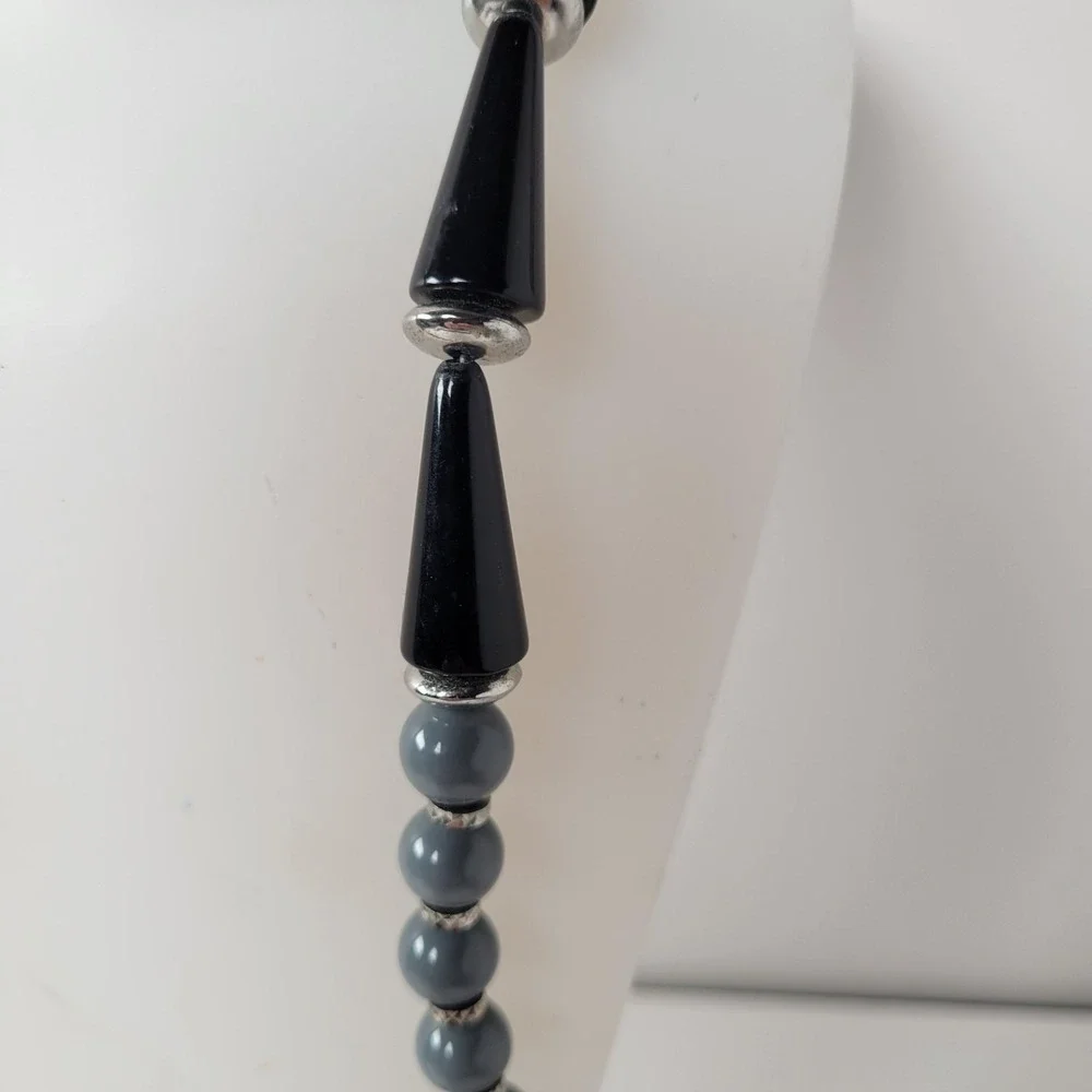 Vintage Napier Black Gray Beaded Necklace‎ Cone Silver Tone Statement 28
